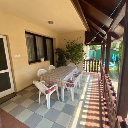Sziszi Nyaralohaz Apartment Balatonszarszo Bagian luar foto